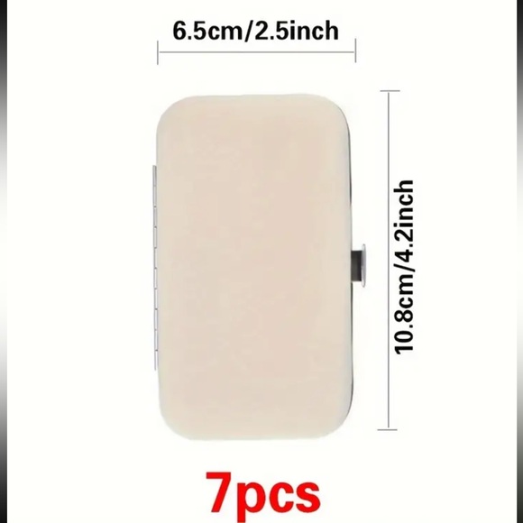 Letter P Travel Nail Manicure Kit Set Vacay Spa Gold Pink Cream Stocking Stuffer - Picture 3 of 3